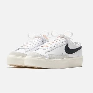 Nike
Wmns Blazer Low Platform